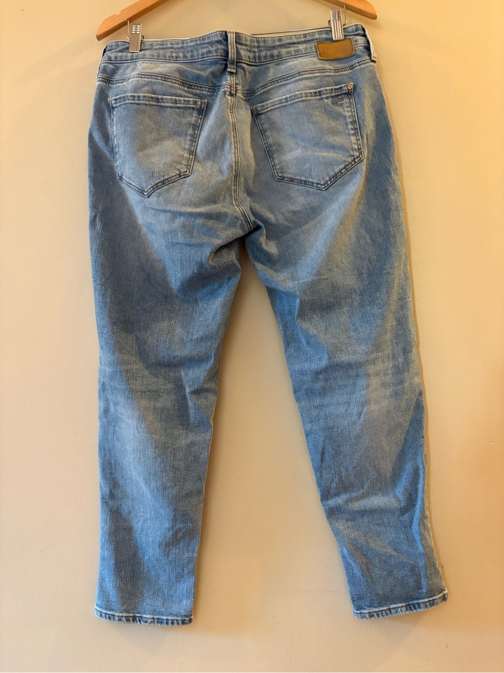 Mavi Distressed Light Wash Boyfriend cropped Jeans, Sz 31x27 - Picture 7 of 13